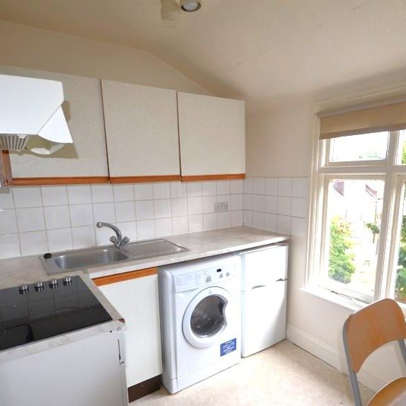 Studio to rent - Photo 1