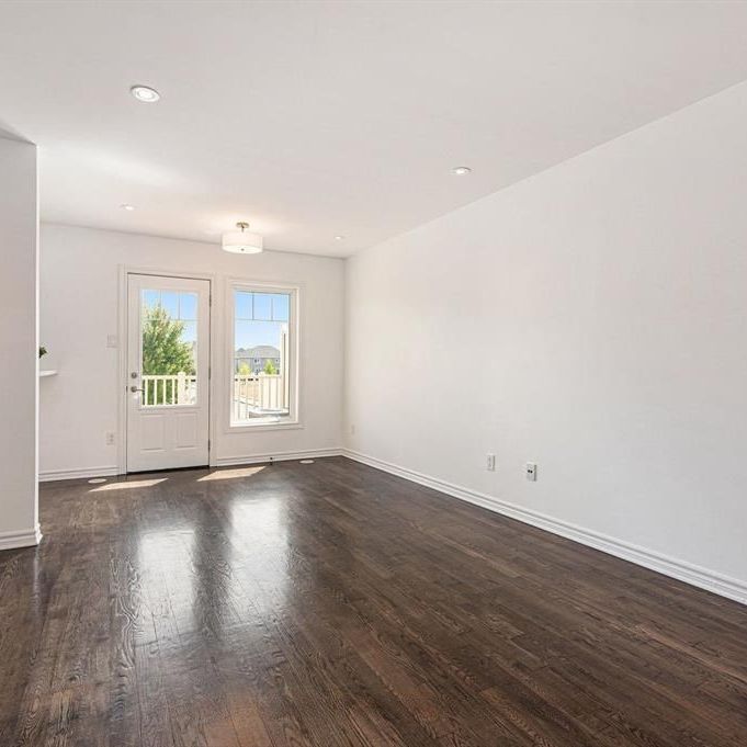 For Lease - 2427 Nutgrove Avenue, Barrhaven, Ontario - Photo 1