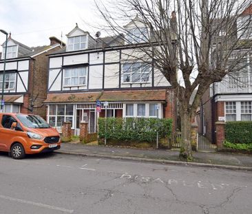 3 bedroom flat to rent - Photo 6