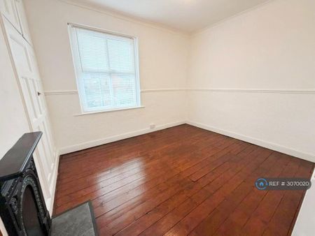 2 bedroom terraced house to rent - Photo 3