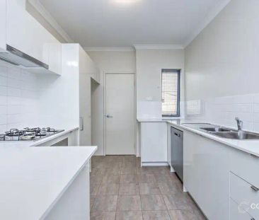 “Modern stylish 3 bedroom home” - Photo 2