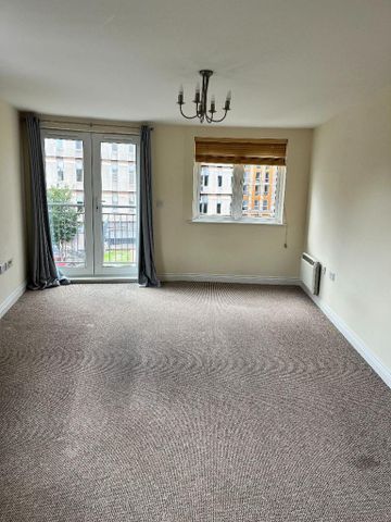 2 bedroom flat to rent - Photo 2