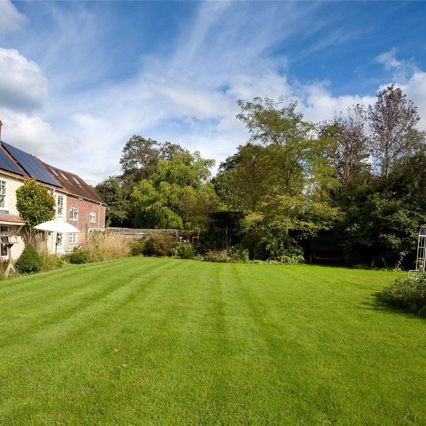 A charming mill house on the River Nader. - Photo 1