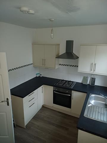 2 bedroom terraced house to rent - Photo 2