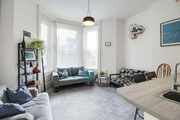 Westbourne Gardens, Folkestone, CT20 - Photo 1