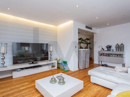 3 room luxury Apartment for rent in Lisbon, Portugal - Photo 2