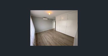 MASSIVE SHED & SOLAR EFFICIENCY - Photo 4