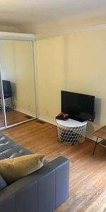 BEAUTIFUL 1 BEDROOM UPPER UNIT RENTAL - Photo 4