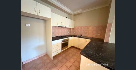 Modern two-bedroom unit in prime location - Photo 3