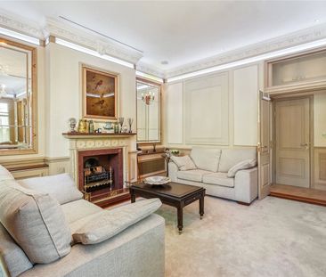 Luxury Living with Iconic Views in the Heart of Knightsbridge - Photo 2