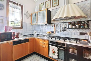 Via Scassicarli, 30, Forte dei Marmi, Tuscany 55042