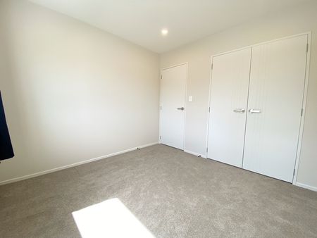 Blockhouse Bay - 4 bedroom Townhouse - Photo 4