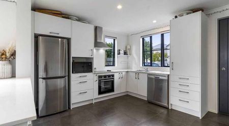 The One to look at! - Photo 2