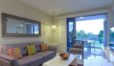 STYLISH FURNISHED APARTMENT WITH STUNNING HARBOUR VIEWS - Photo 5