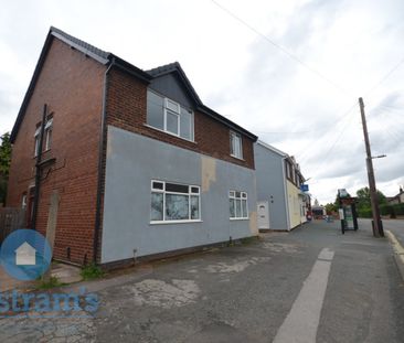 References Pending - 4 bed Semi-Detached House - Photo 4