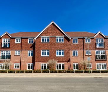 Emerald Avenue, Fleet, Hampshire, GU51 - Photo 5