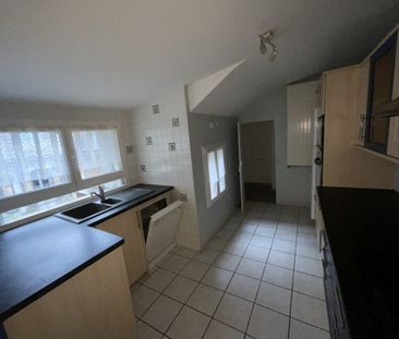 Location Appartement 5 pièces 117m² BOURGES 18000 - Photo 5