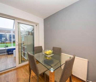 Abbeyfields, Wigan, WN6 - Photo 3