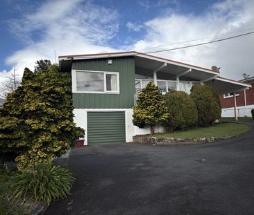 Comfortable Family Living with Extra Space - Photo 5