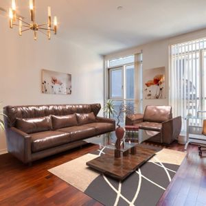 Vieux-Montréal et Cité Mmédia- Magnifique condo 3-1 /2, haut plafond - Photo 2