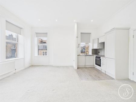 2 bedroom flat to rent - Photo 2