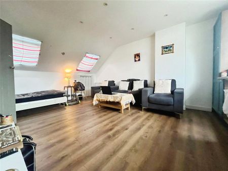 1 bedroom in a house share to rent - Photo 4