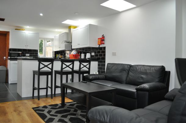 266 HUBERT ROAD - Photo 1