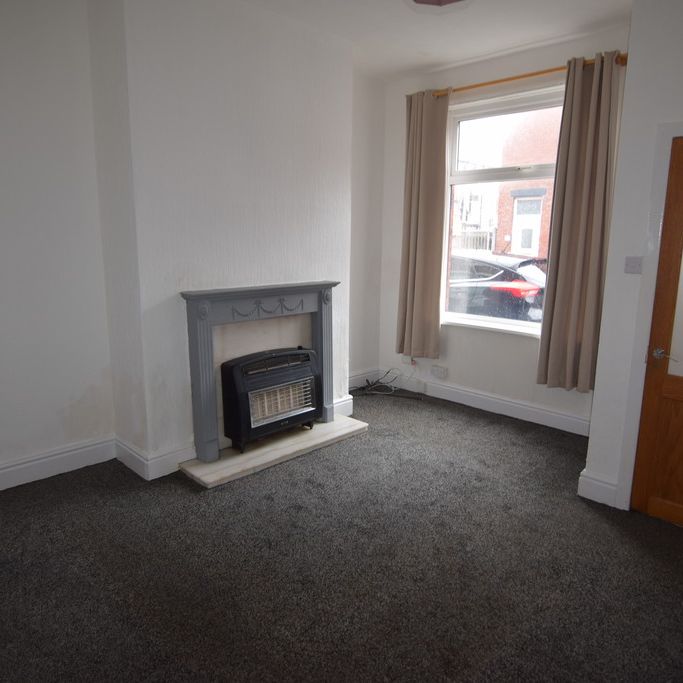 To Let 2 Bed End Terraced House - Photo 1