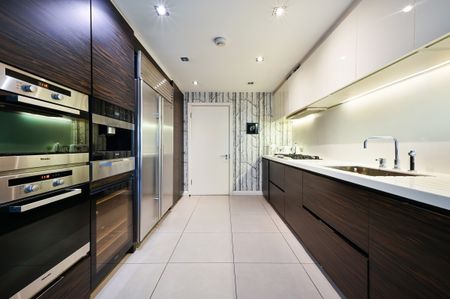 4 bedroom apartment to rent - Photo 2