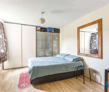 Lucas Gardens, East Finchley, London, N2 - Photo 4