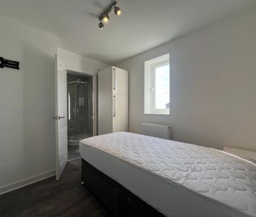 5 bedroom end of terrace house to rent - Photo 1