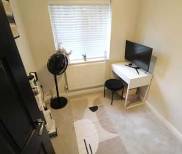 3 bedroom semi-detached house to rent - Photo 3