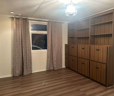 Clean tidy home new flooring new relocated house - Photo 5