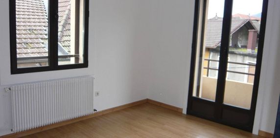 Location appartement rénové 4 pièces 72.2 m² à Cluses (74300) 4 - Photo 2