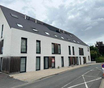 Appartement met twee slaapkamers en garage in het centrum van Waregem - Photo 1