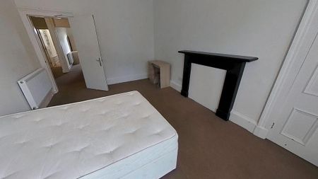 5 bedroom flat to rent - Photo 3