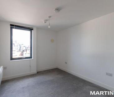 2 bedroom penthouse to rent - Photo 1