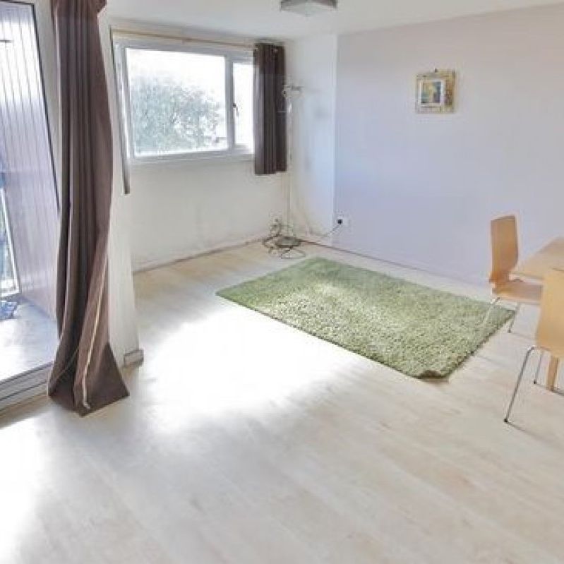 1 bed Apartment - To Let - Photo 1