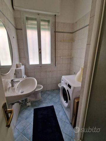 Stanza in appartamento di 90 m² a Bologna - Photo 5