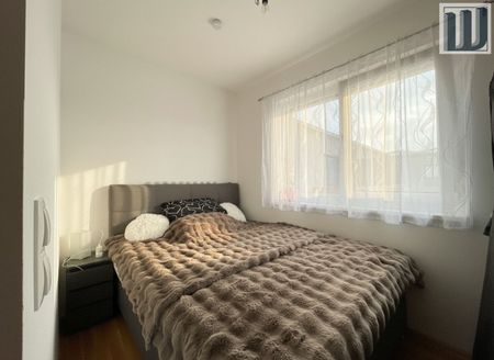 Neuwertige Dachgeschoßwohnung mit Loggia und Terrasse in Wiener Neustadt! - Photo 4