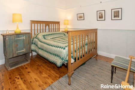 FULLY FURNISHED TURVEY PARK LIVING - Photo 4