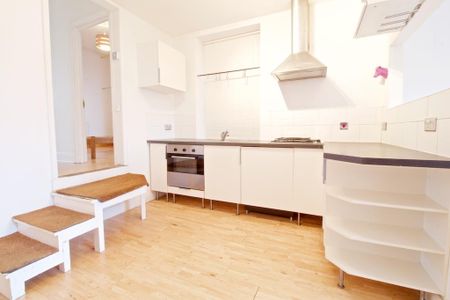2 bedroom apartment to rent - Photo 3