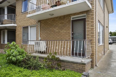 Modern comfort in a prime Thornbury location - Photo 5