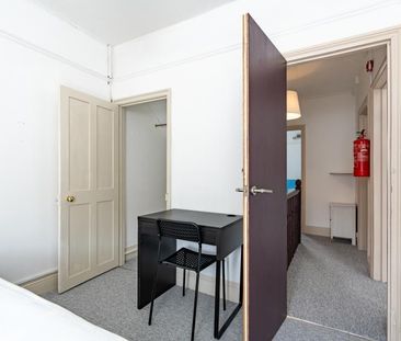 6 bedroom semi-detached house to rent - Photo 4