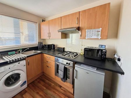 2 bedroom terraced house to rent - Photo 3