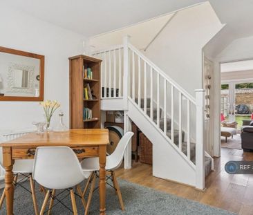 3 bedroom terraced house to rent - Photo 4