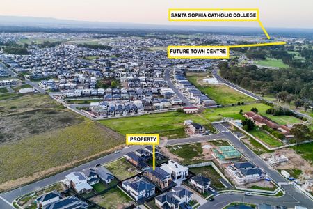 LUXURIOUS FIVE BEDROOM Family Residence in Newly Developed Box Hill Area! - Photo 3