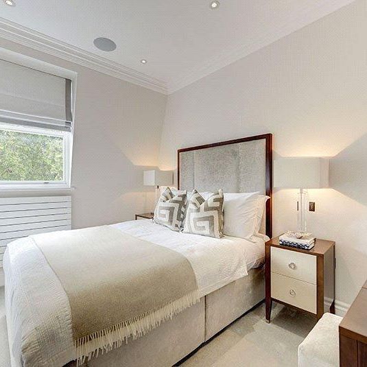 2 bedroom flat in 86-92 Kensington Gardens Sq - Photo 1