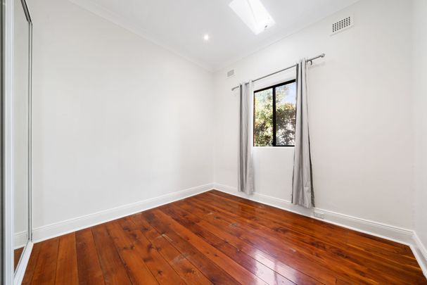 Semi like Two Bedroom with Own Entrance - Bondi - Photo 1