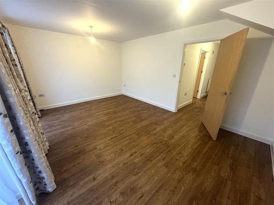 3 bedroom end of terrace house to rent - Photo 1